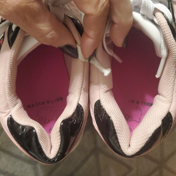 Sanrio Hello Kitty Court Sneakers Women’s Size 9 Pink Lace Up Shoes - Picture 9 of 10